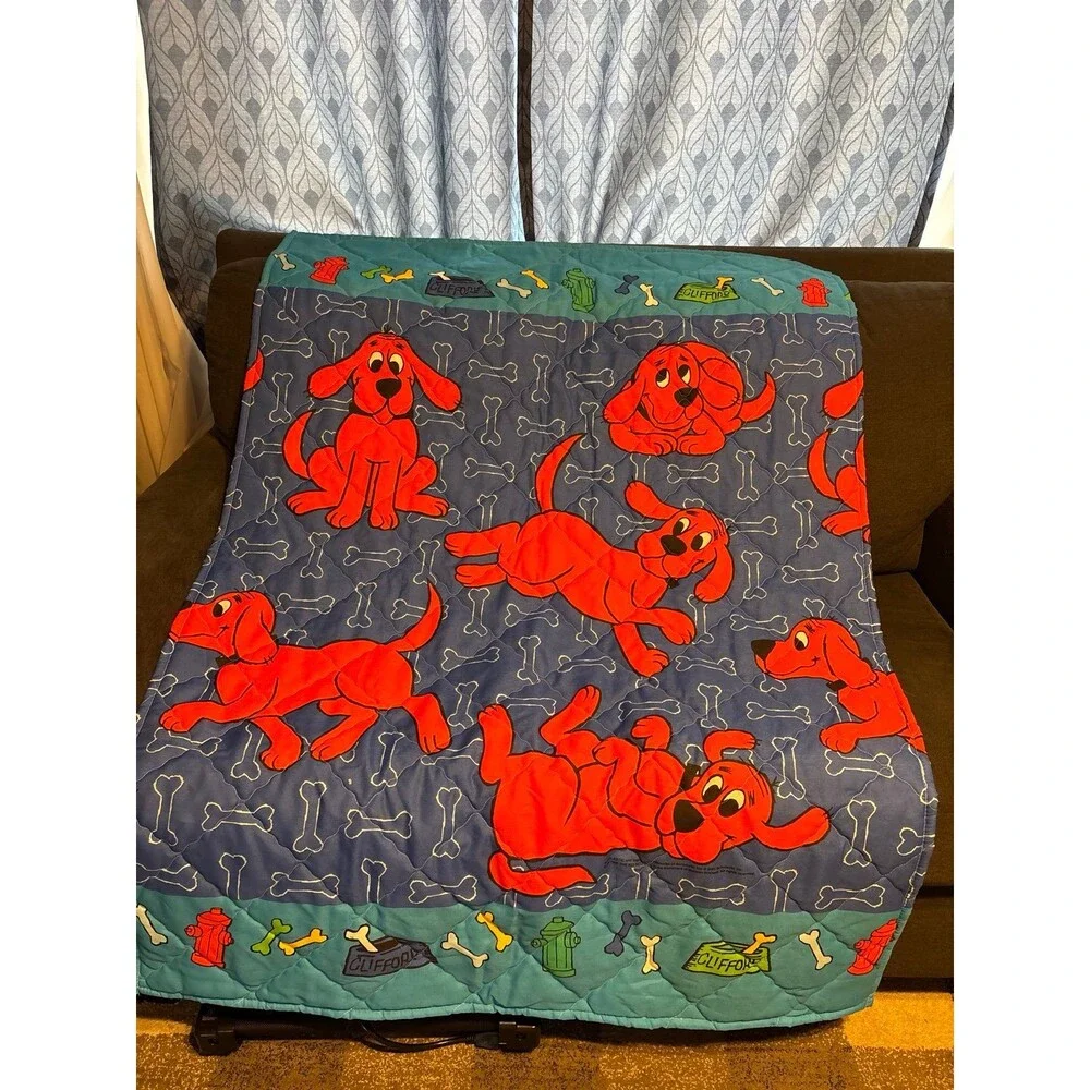 Dan River vtg USA made Clifford big red dog toddler quilt comforter blanket Y2K